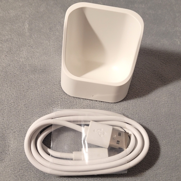 🔴BUNDLE 5/$20🔴Wireless Charging Stand for Airpods & Airpods Pro. - Picture 14 of 16